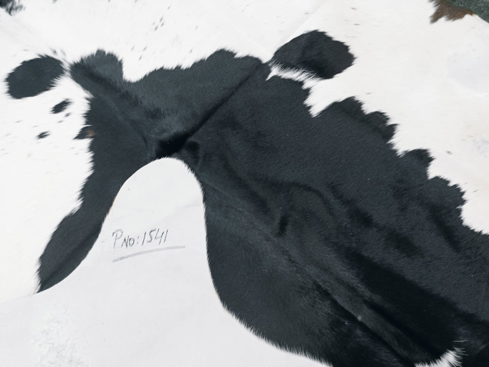 Black And White Cowhide Rug #1541