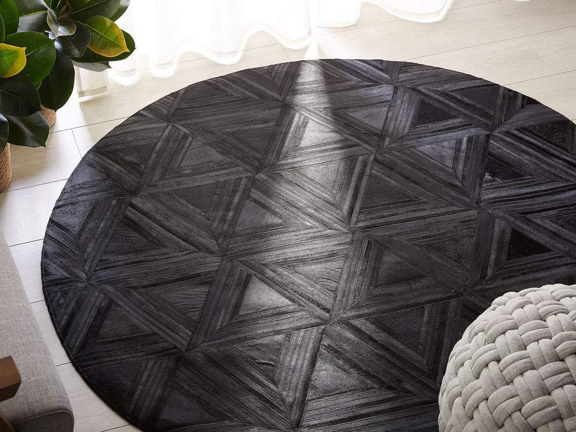 Dark Black Triangle Cowhide Patchwork Round Rug | Zosack – Zosack Ltd