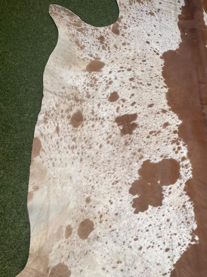Big brown and white Cow Hide 1409