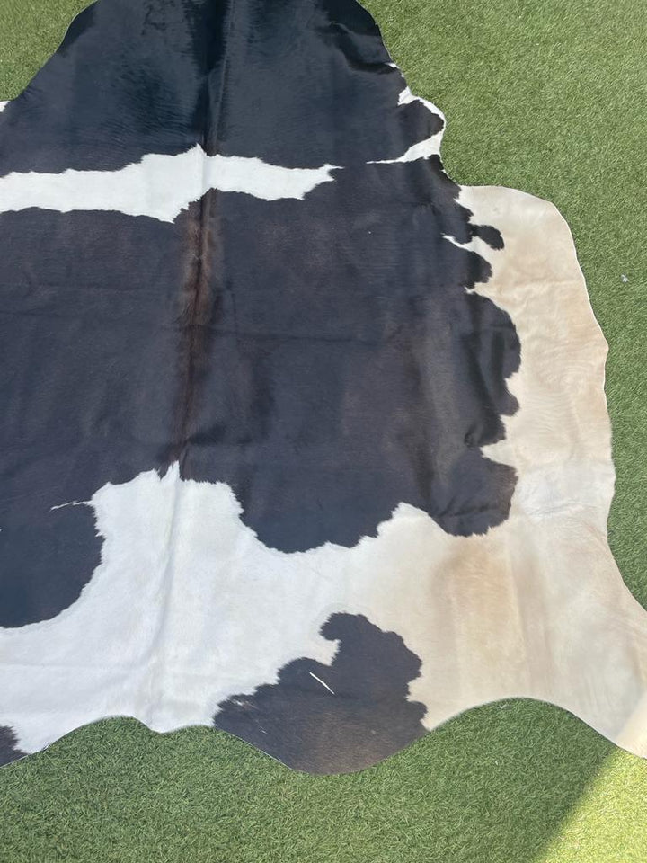 Beautiful Black And White Cow Hide Rug