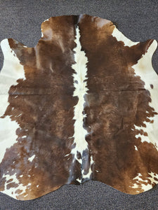 Cowhide rug splashed brown tri colour 1403
