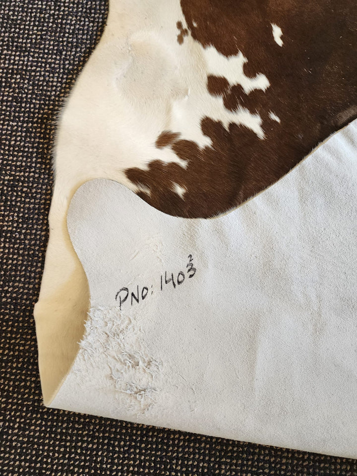 Cowhide rug splashed brown tri colour 1403