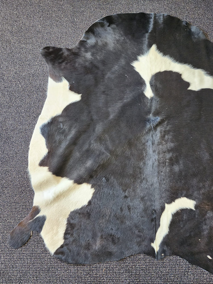 Cowhide rug  Natural Black and white