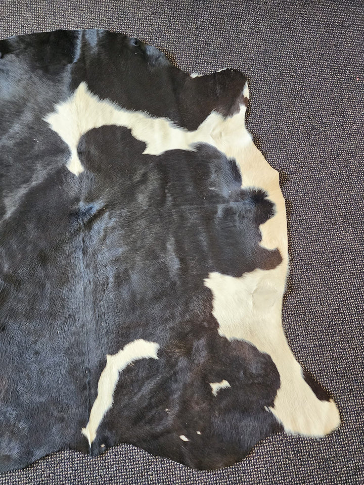 Cowhide rug  Natural Black and white