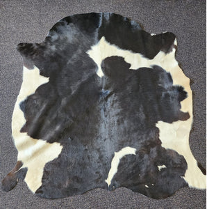 Cowhide rug  Natural Black and white
