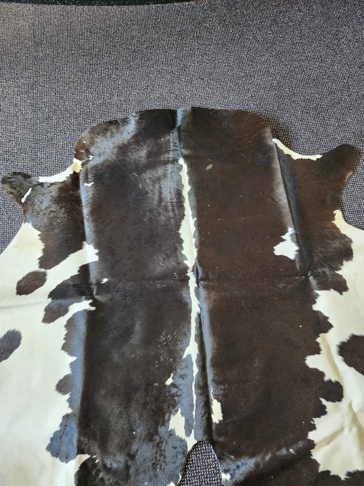 Black N White Cowhide Rug #1442-2