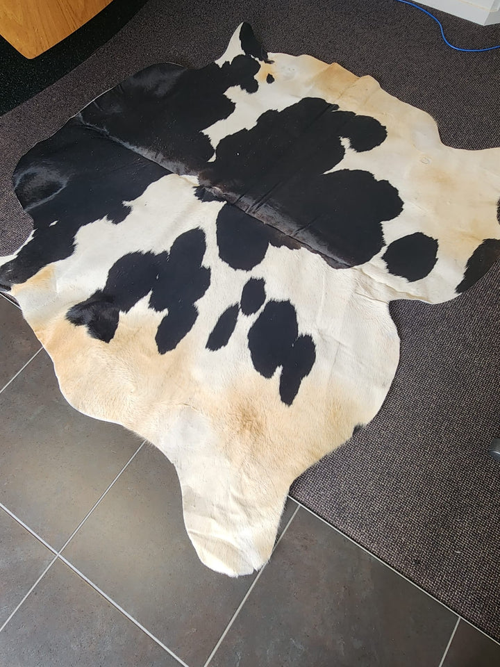 Natural Cowhide Rug 1418