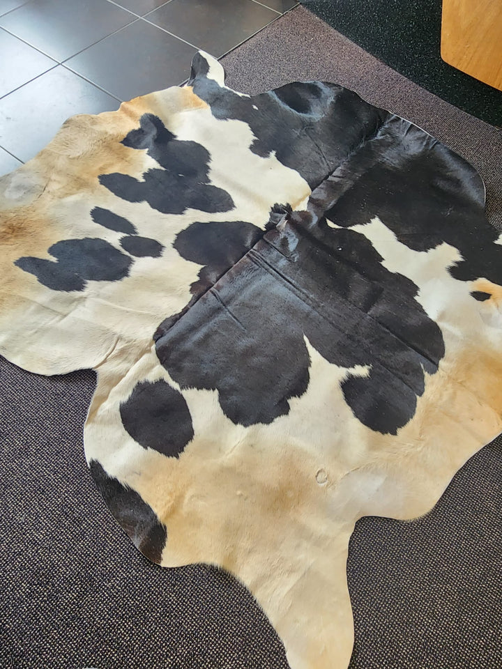 Natural Cowhide Rug 1418