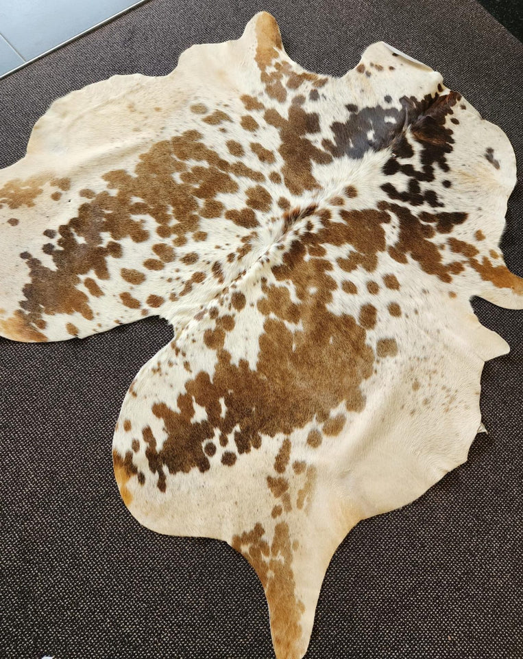 Brown n White Cow Hide Rug 1201