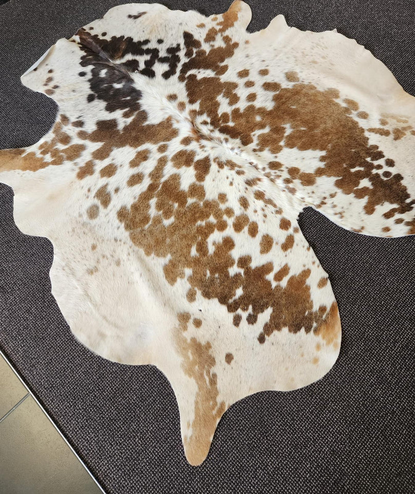Brown n White Cow Hide Rug 1201