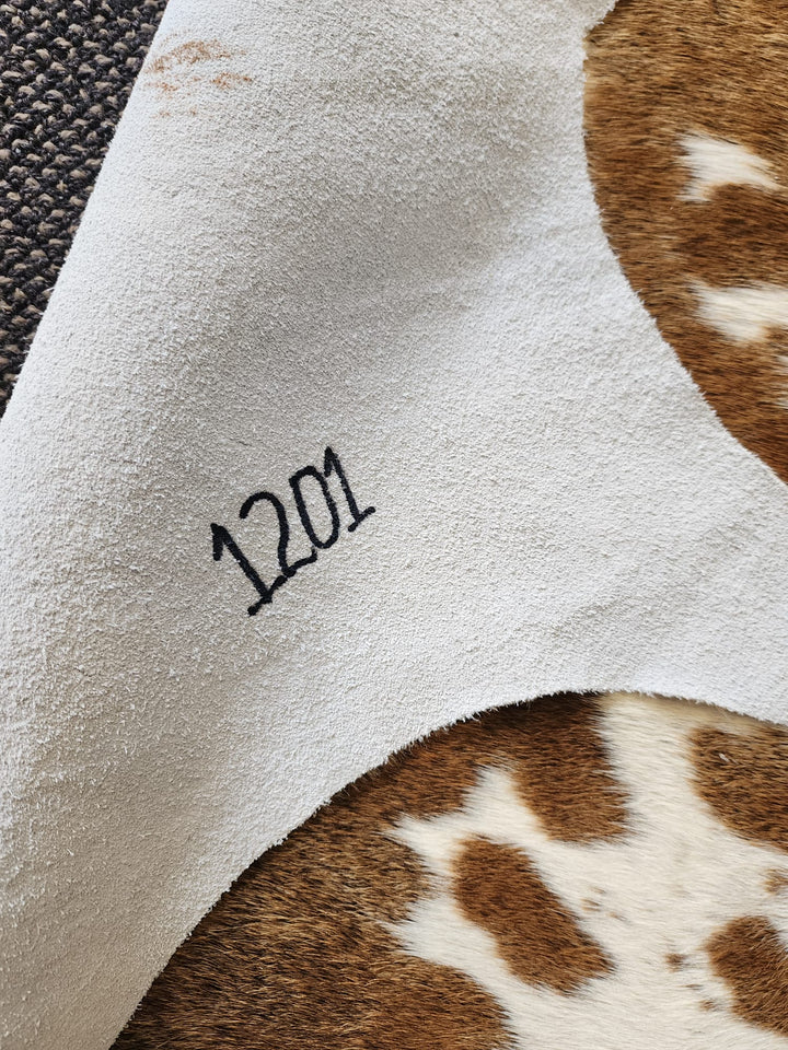 Brown n White Cow Hide Rug 1201