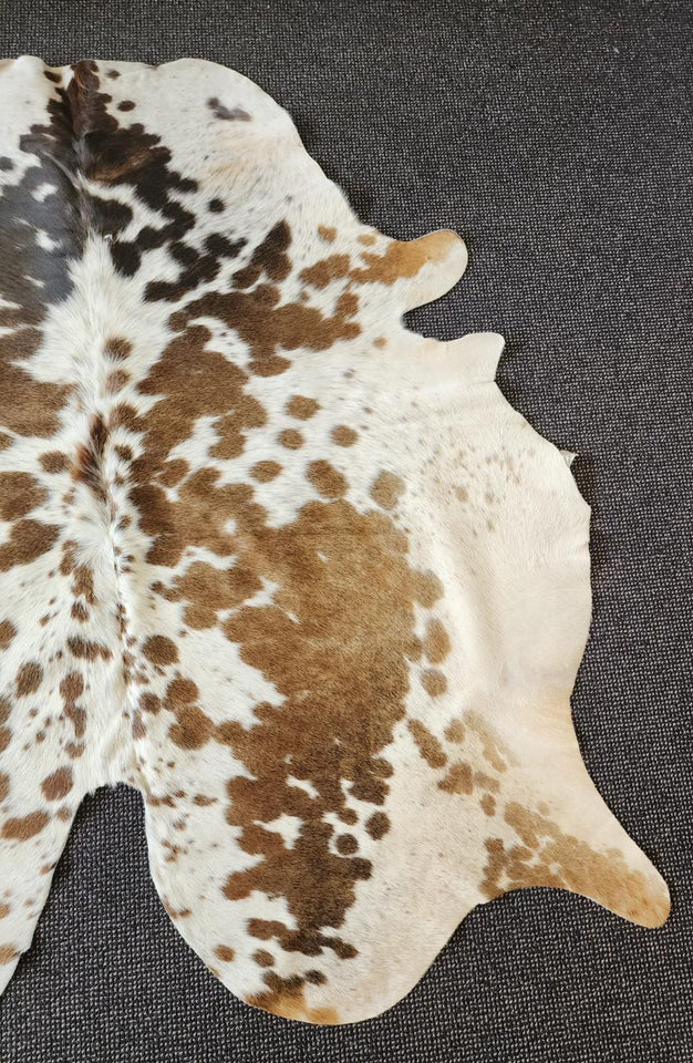 Brown n White Cow Hide Rug 1201